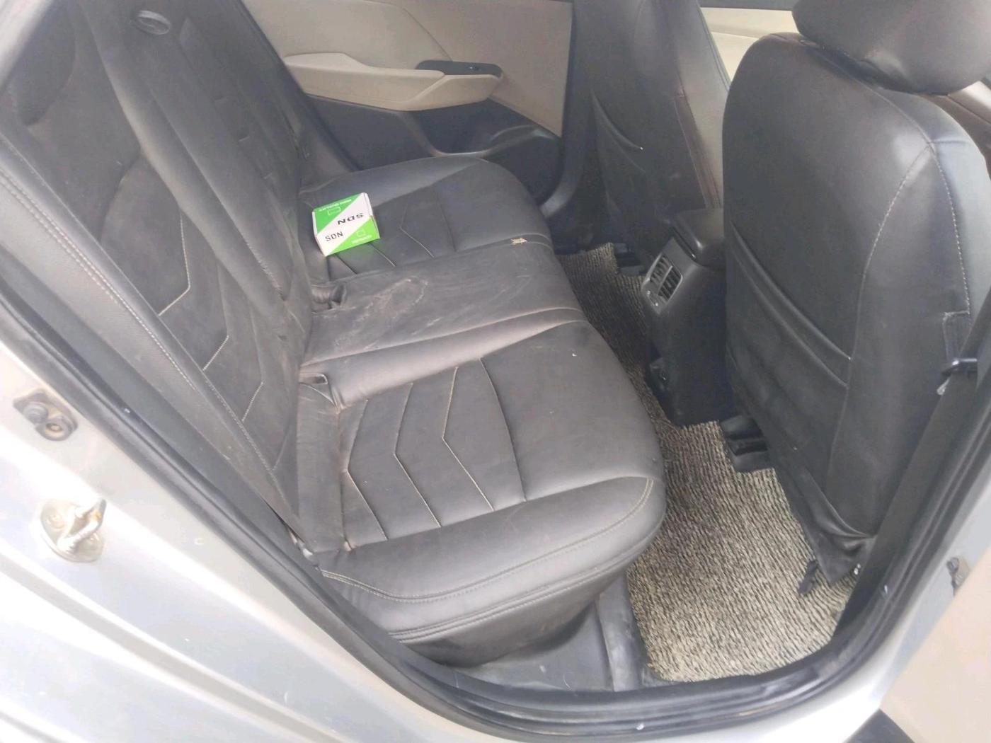 2019 Hyundai Verna 1.6 VTVT SX, CNG, Manual, 1,50,451 km, interior