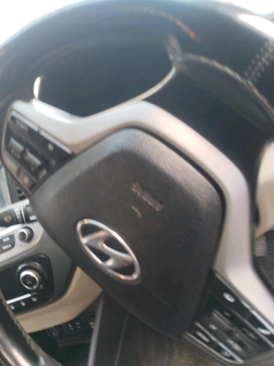 2019 Hyundai Verna 1.6 VTVT SX, CNG, Manual, 1,50,451 km, interior