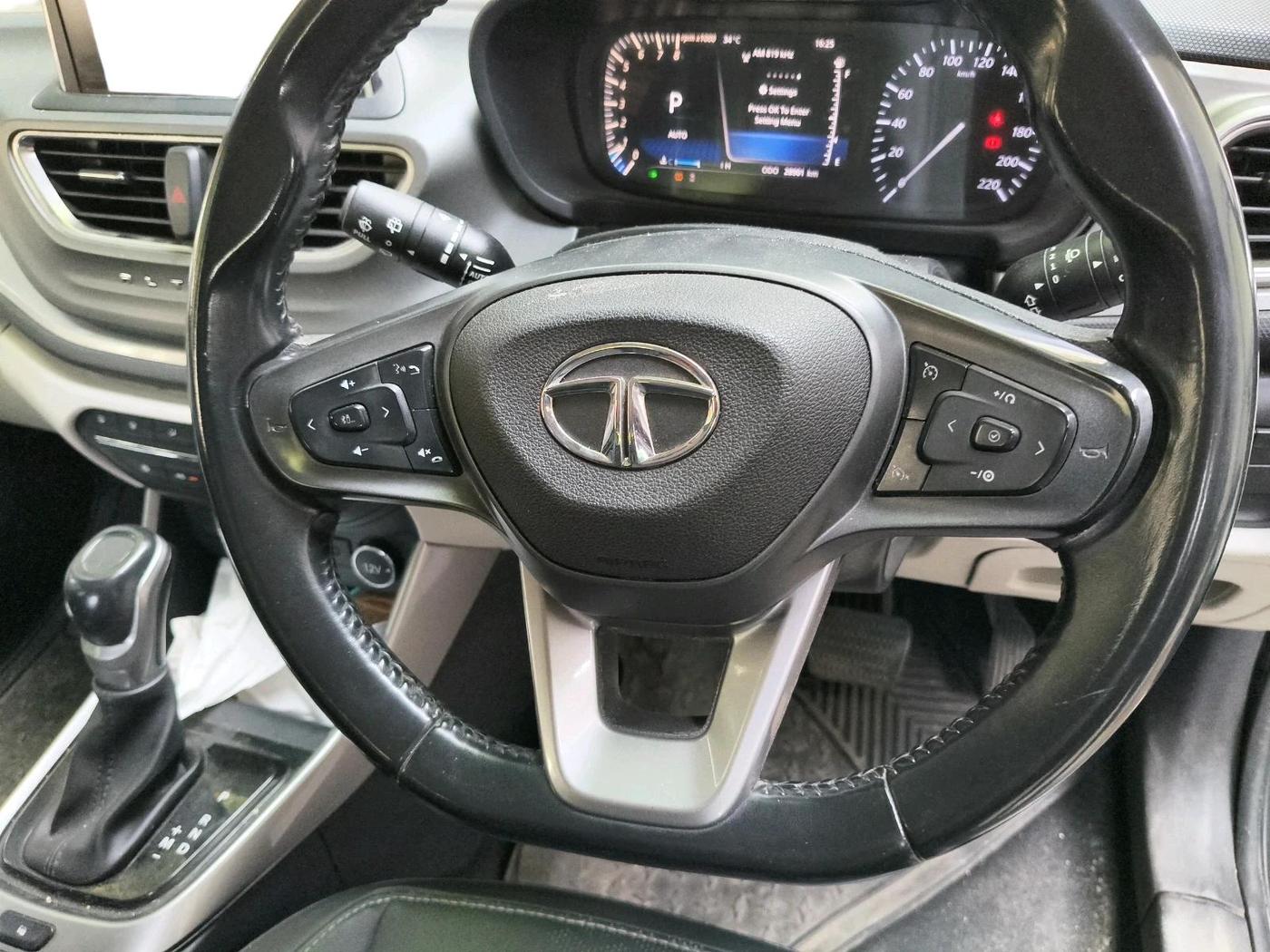 2022 Tata ALTROZ XZA PLUS, Petrol, Automatic, 28,901 km, interior