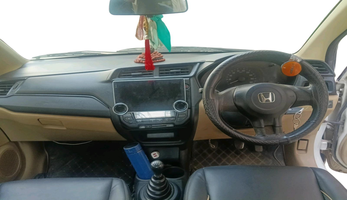 2016 Honda Amaze 1.2L I-VTEC E, CNG, Manual, 1,20,818 km, interior