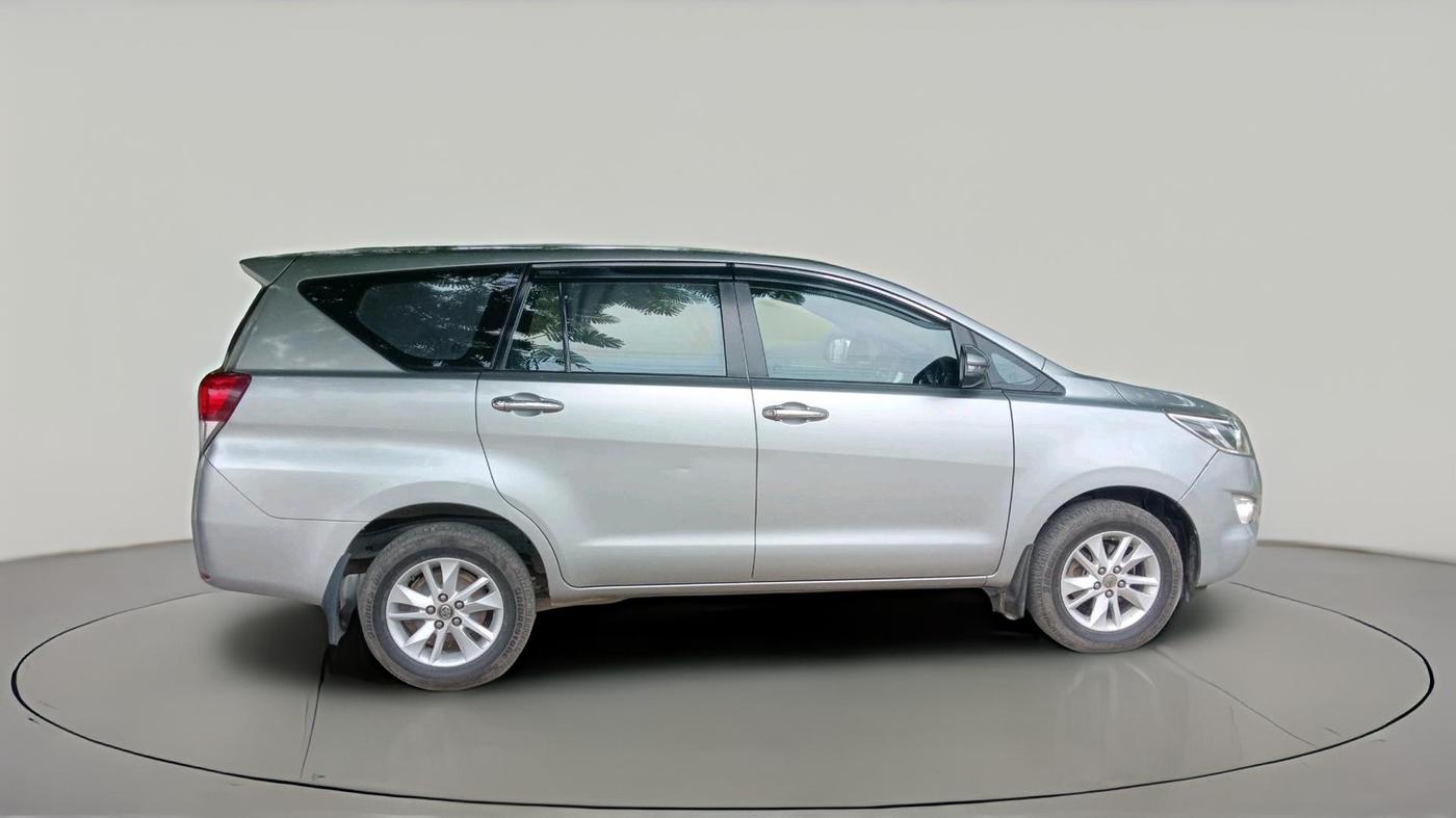2017 Toyota Innova Crysta 2.8 GX AT 7 STR, Diesel, Automatic, 3,33,898 km, exterior