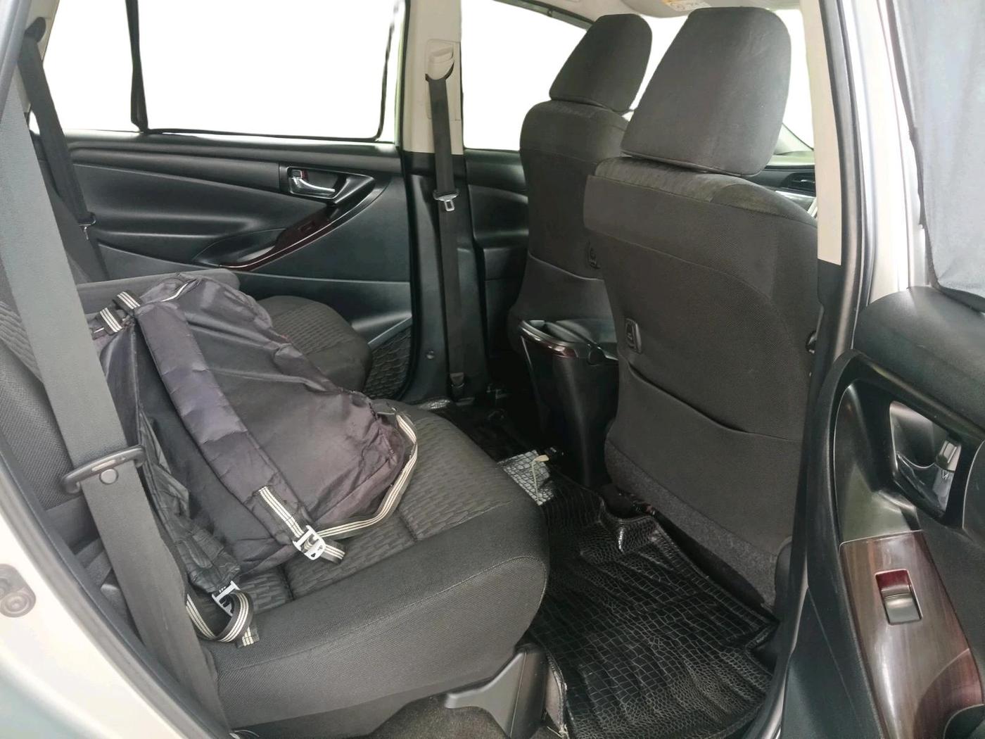 2017 Toyota Innova Crysta 2.8 GX AT 7 STR, Diesel, Automatic, 3,33,898 km, interior