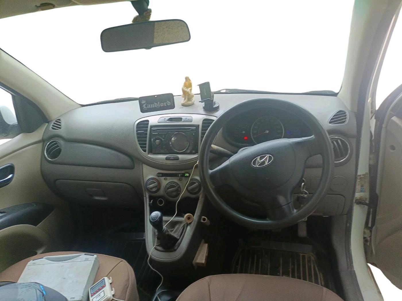 2011 Hyundai i10 MAGNA 1.2, Petrol, Manual, 1,45,471 km, interior