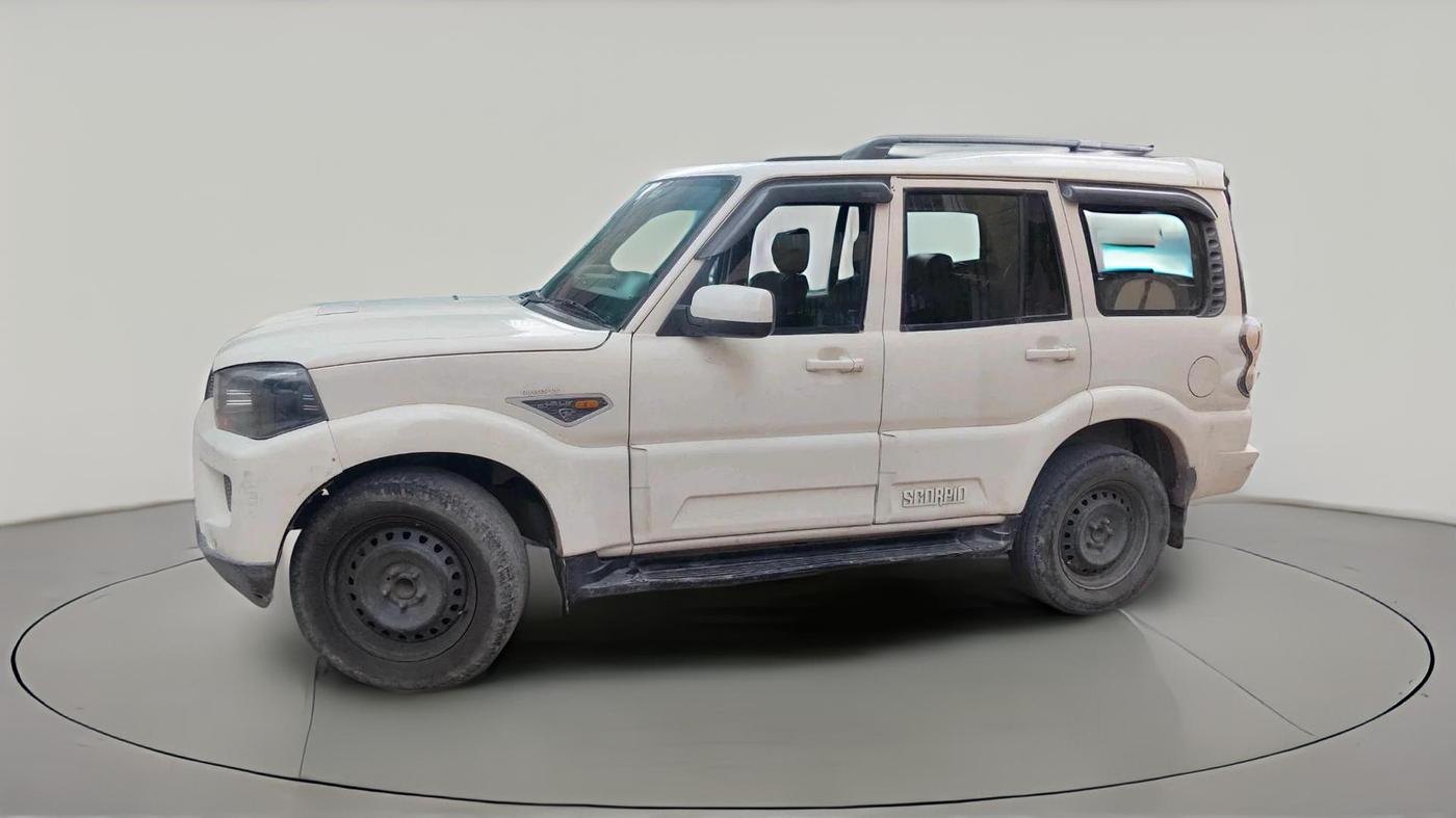 2017 Mahindra Scorpio S6 PLUS 1.99 INTELLI-HYBRID, Diesel, Manual, 90,210 km, exterior