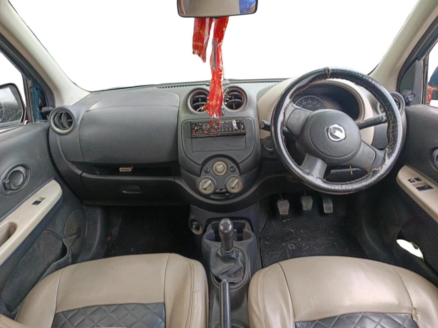 2016 Nissan Micra Active XL, Petrol, Manual, 60,681 km, interior