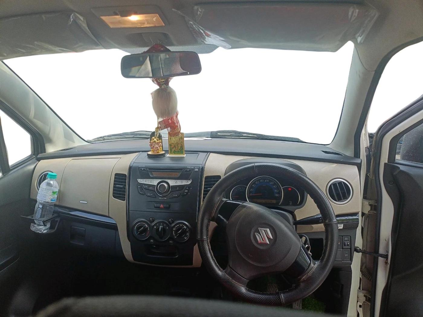 2017 Maruti Wagon R 1.0 VXI, Petrol, Manual, 50,719 km, interior