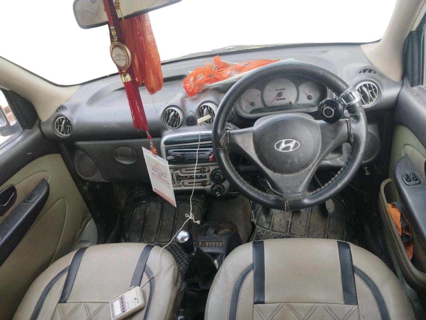 2011 Hyundai Santro Xing GL, CNG, Manual, 2,20,180 km, interior
