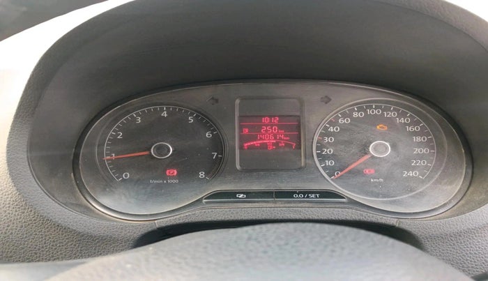 2012 Volkswagen Polo HIGHLINE1.2L, Petrol, Manual, 1,41,600 km, interior