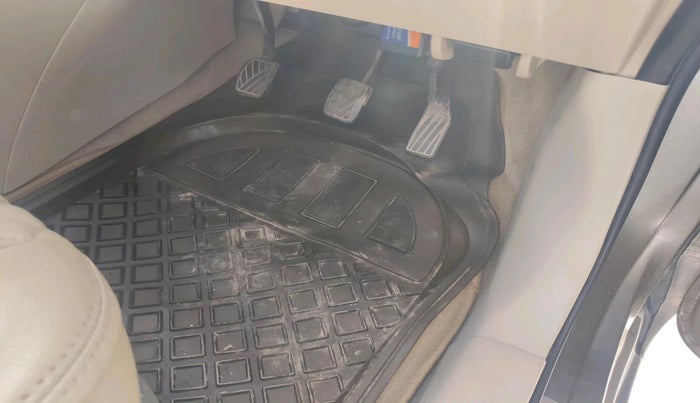 2022 Maruti Dzire ZXI CNG, CNG, Manual, 1,07,394 km, interior