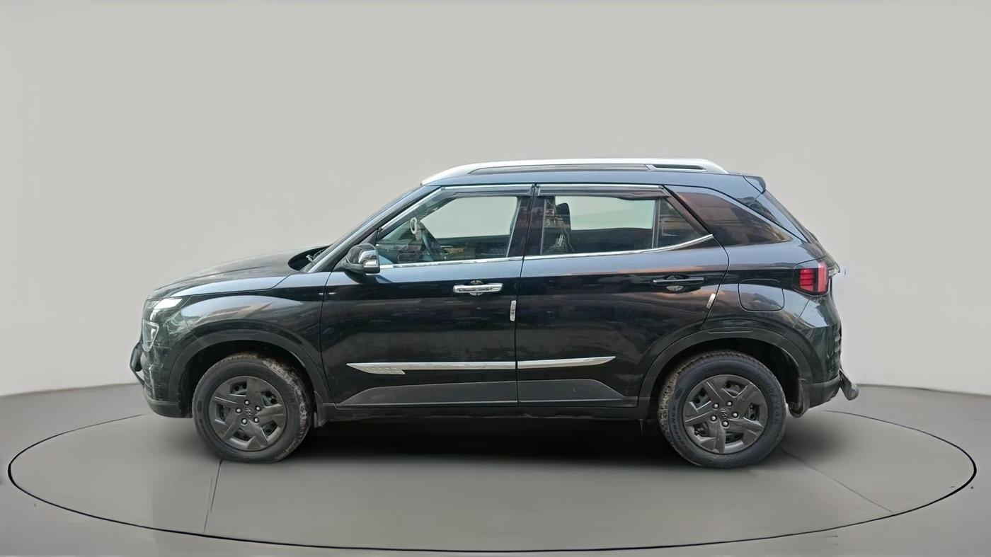 2024 Hyundai VENUE SX 1.2 PETROL, Petrol, Manual, 16,393 km, exterior