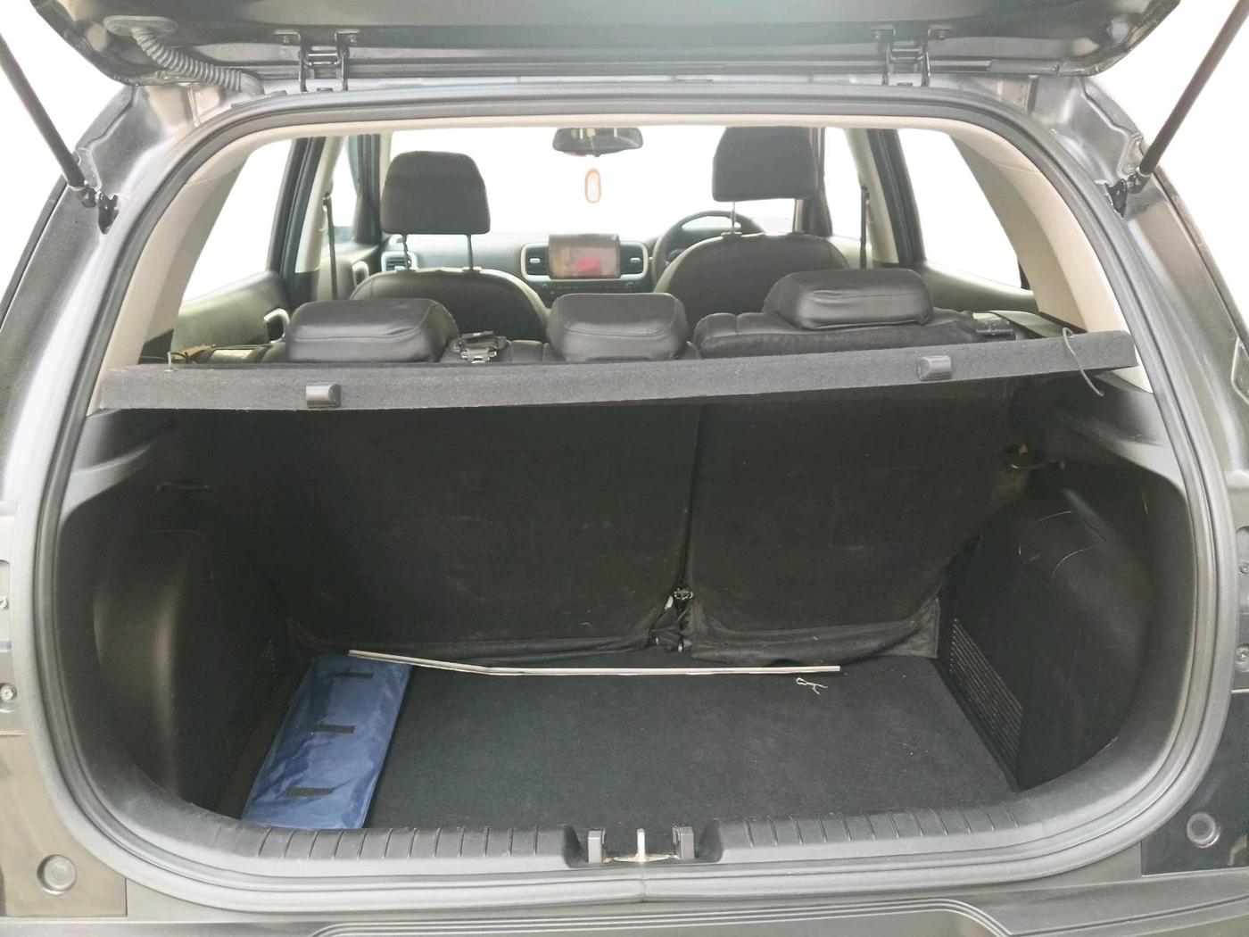 2024 Hyundai VENUE SX 1.2 PETROL, Petrol, Manual, 16,393 km, exterior
