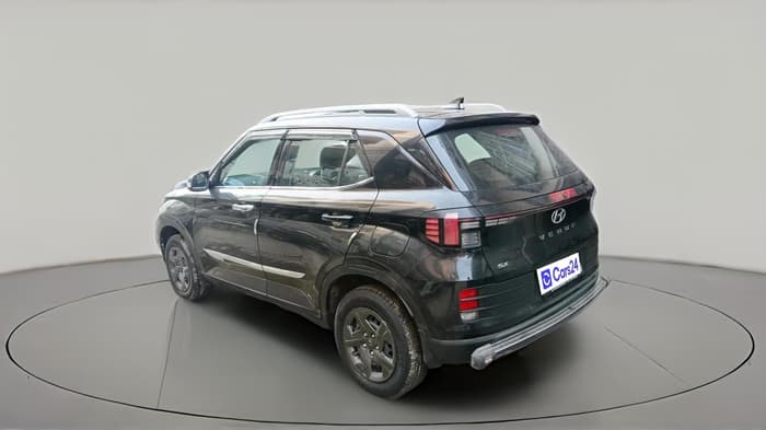 2024 Hyundai VENUE SX 1.2 PETROL, Petrol, Manual, 16,393 km, exterior