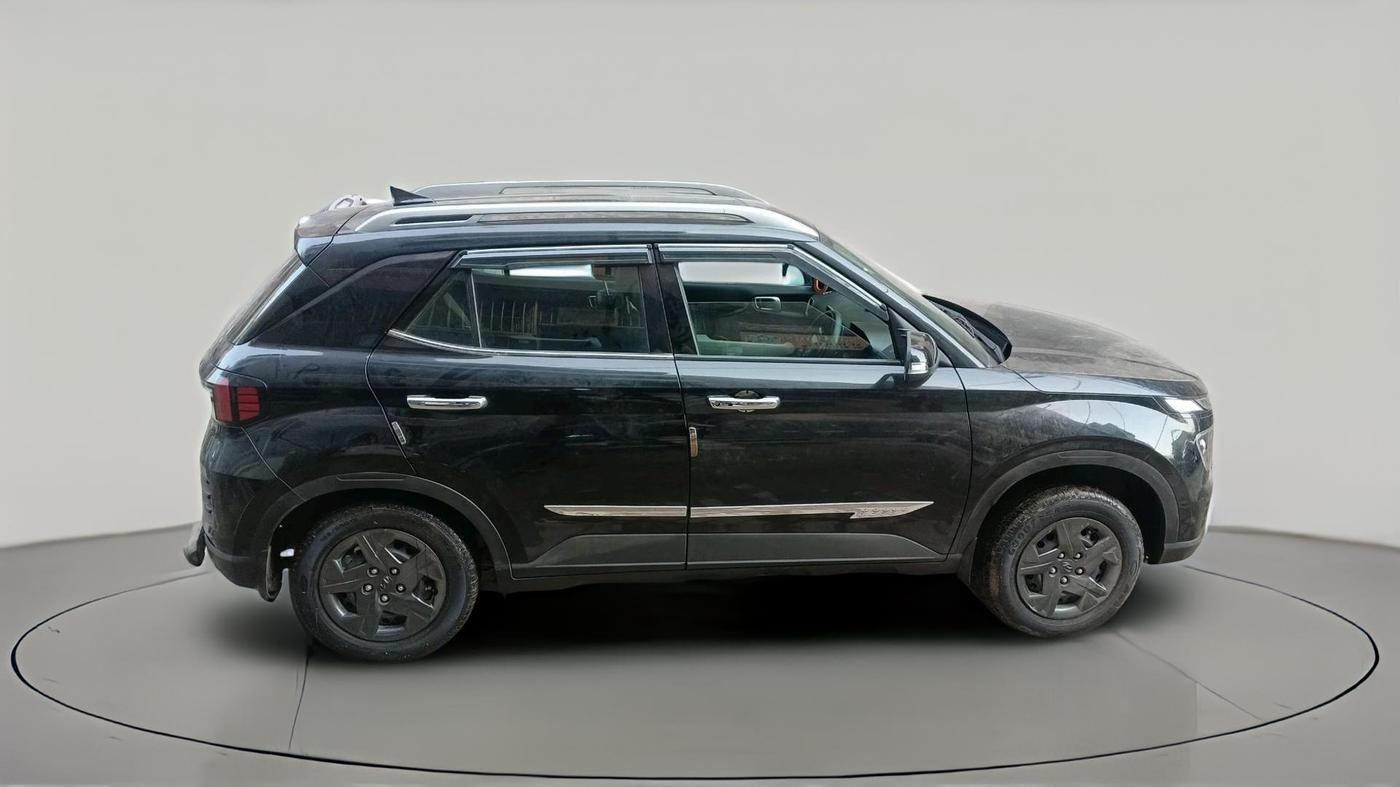 2024 Hyundai VENUE SX 1.2 PETROL, Petrol, Manual, 16,393 km, exterior