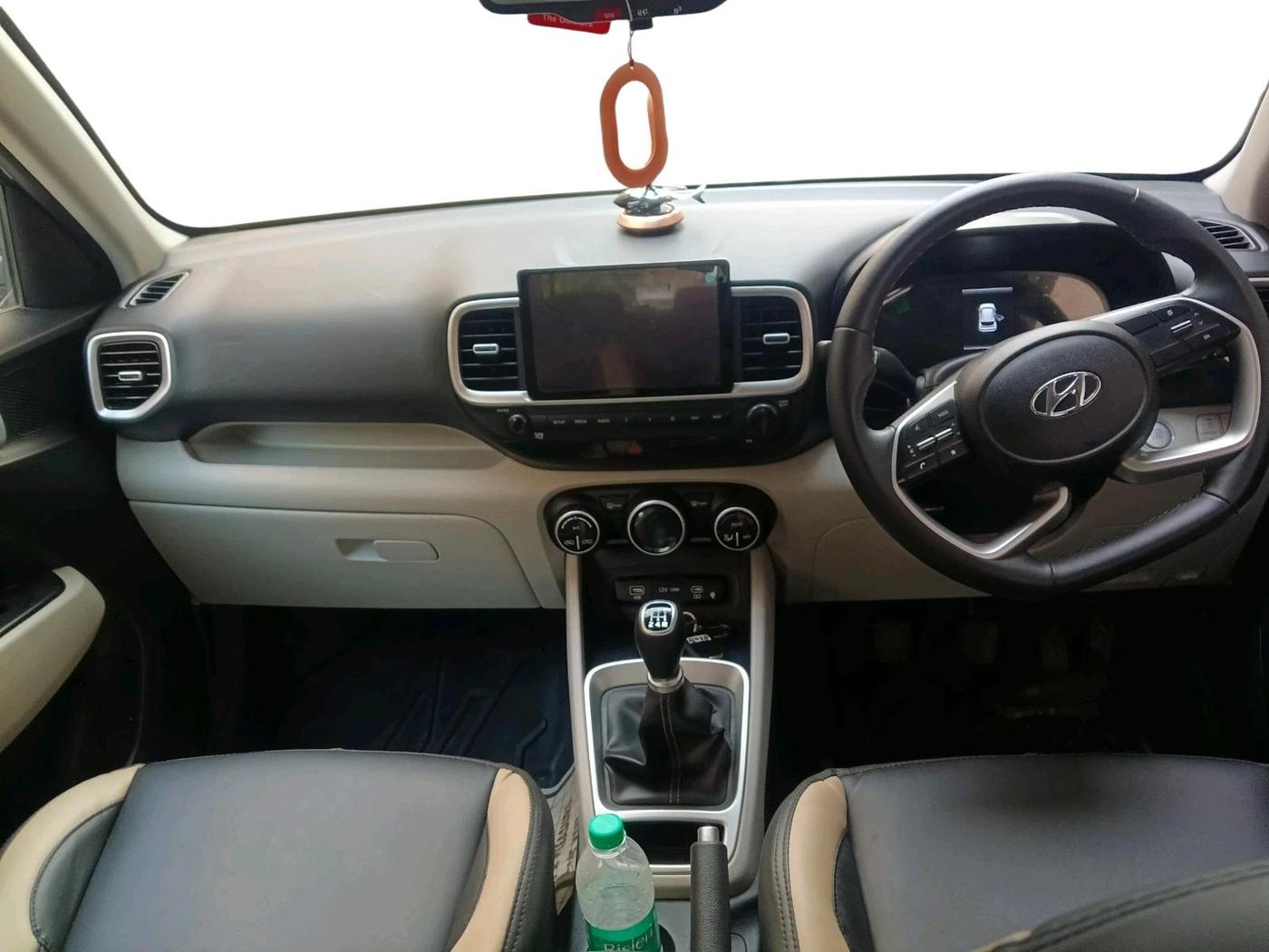 2024 Hyundai VENUE SX 1.2 PETROL, Petrol, Manual, 16,393 km, interior