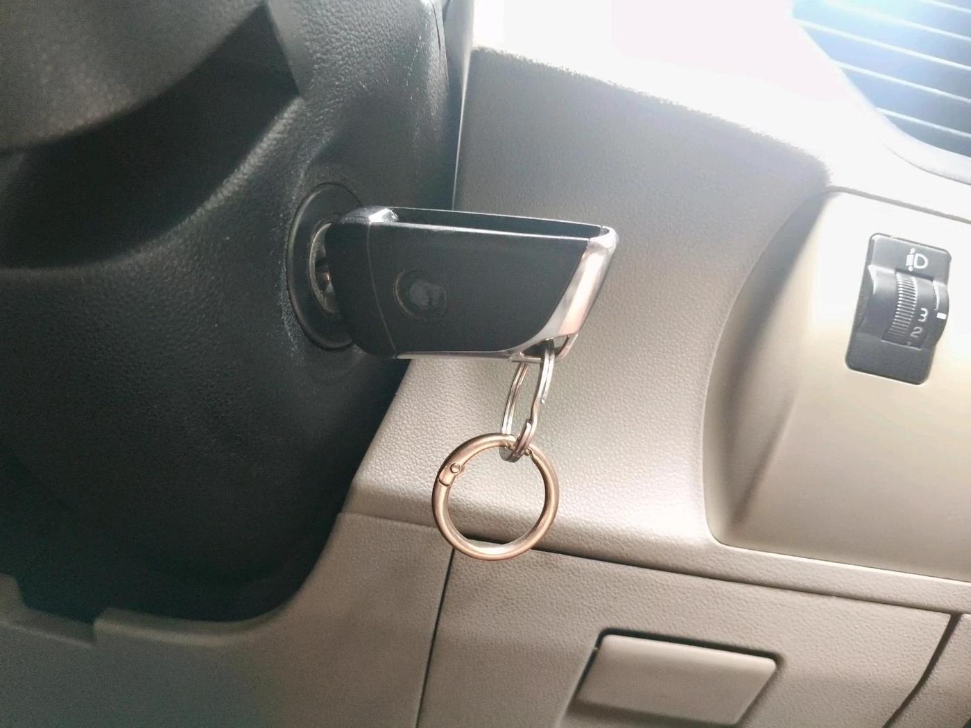 2016 Mahindra Kuv100 K2 6 STR, Petrol, Manual, 96,223 km, interior