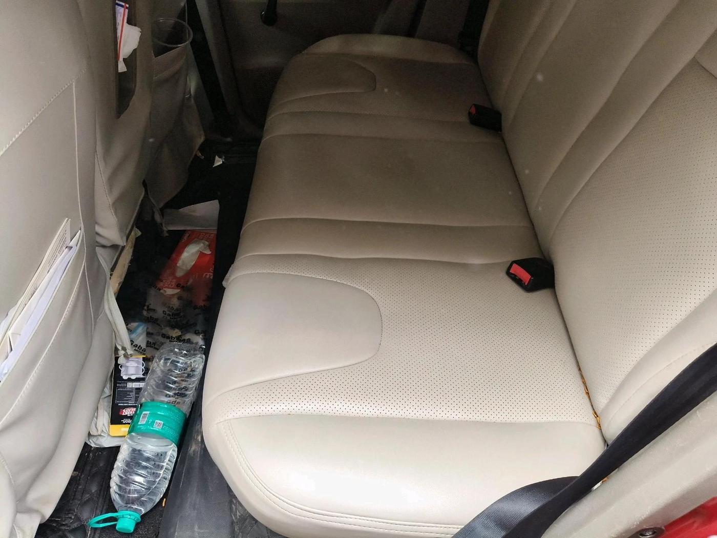 2016 Mahindra Kuv100 K2 6 STR, Petrol, Manual, 96,223 km, interior