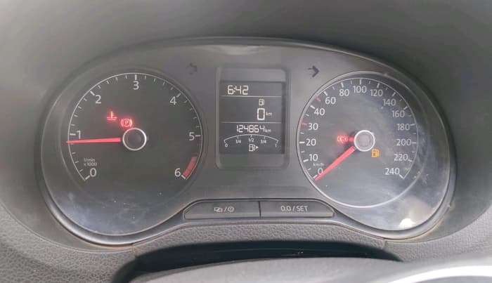 2017 Volkswagen Polo HIGHLINE PLUS 1.5 16 ALLOY, Diesel, Manual, 1,24,864 km, interior