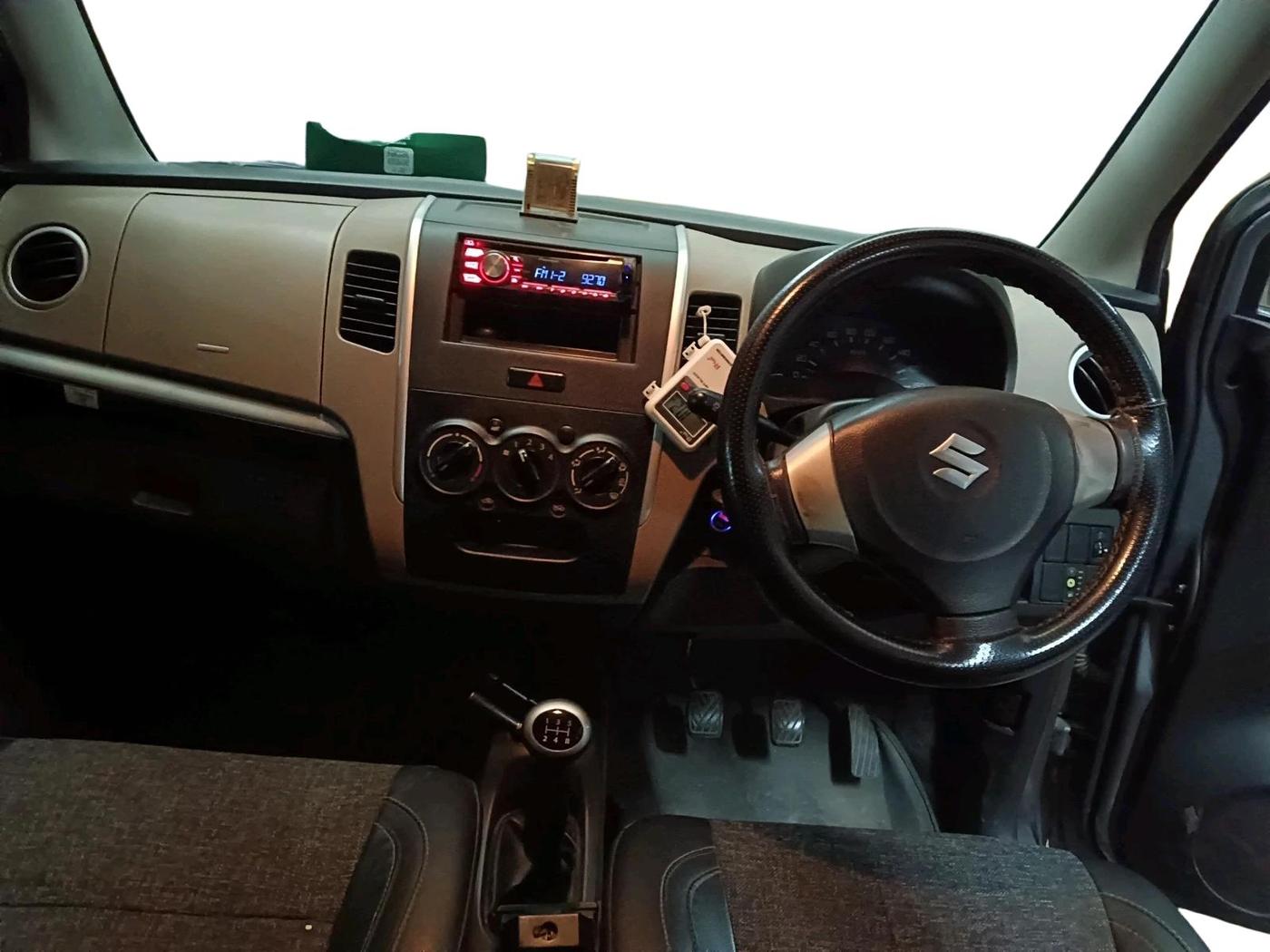 2015 Maruti Wagon R 1.0 LXI CNG, CNG, Manual, 1,06,011 km, interior