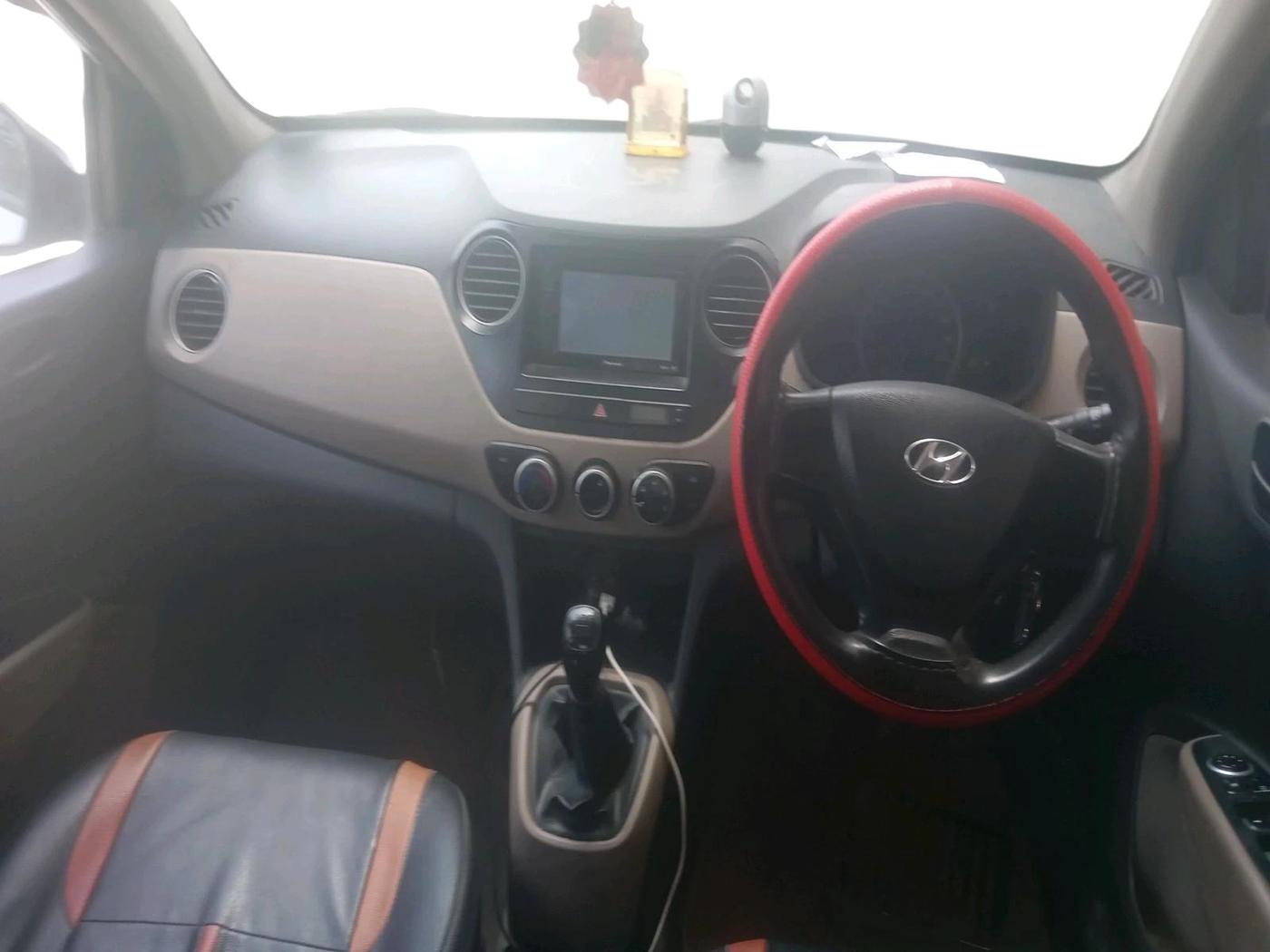 2014 Hyundai Grand i10 MAGNA 1.2 KAPPA VTVT, Petrol, Manual, 1,03,469 km, interior