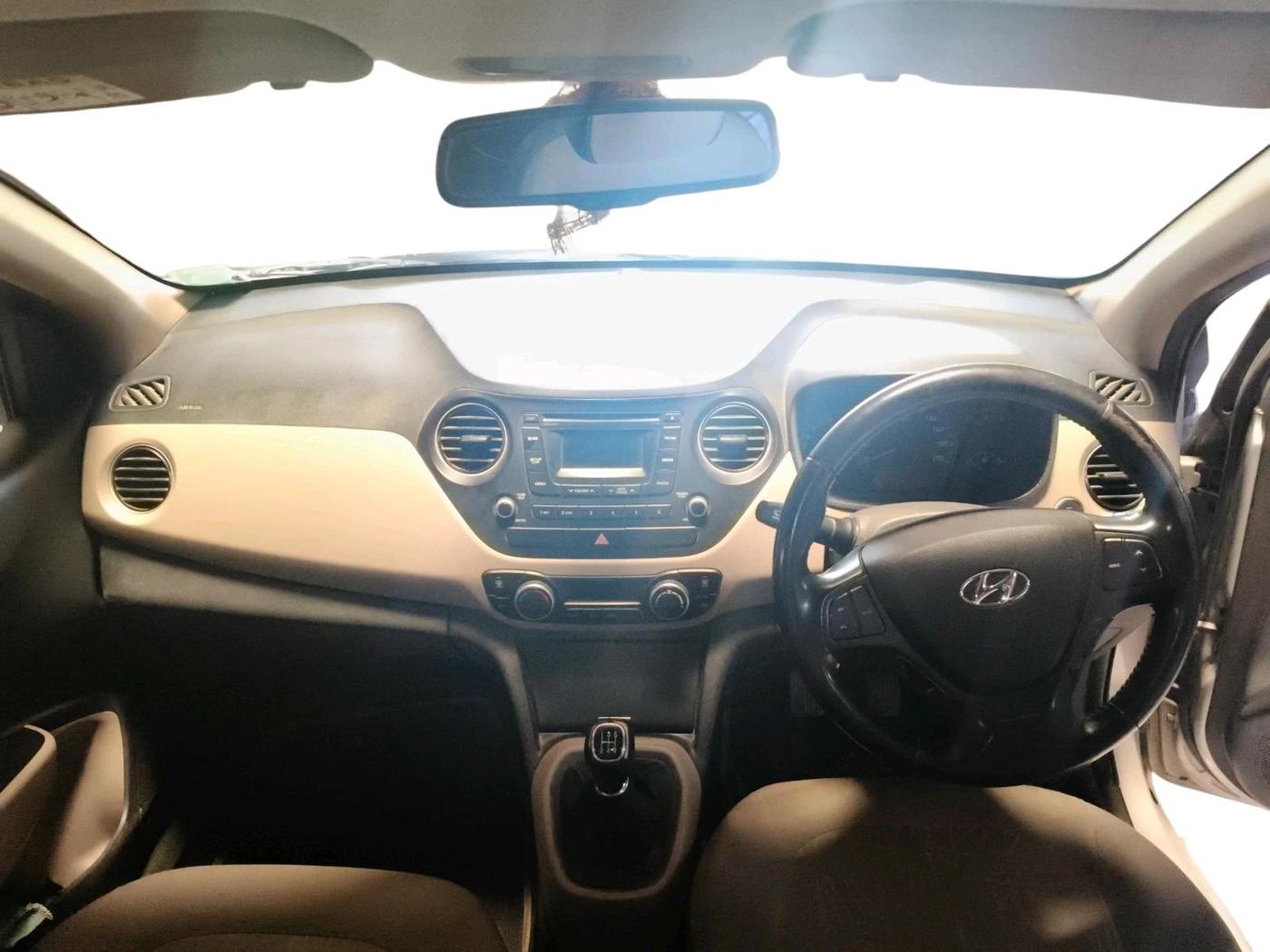 2014 Hyundai Xcent SX 1.2, Petrol, Manual, 52,662 km, interior