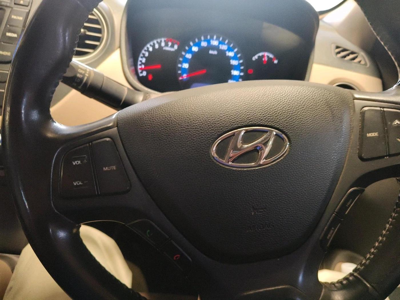 2014 Hyundai Xcent SX 1.2, Petrol, Manual, 52,662 km, interior