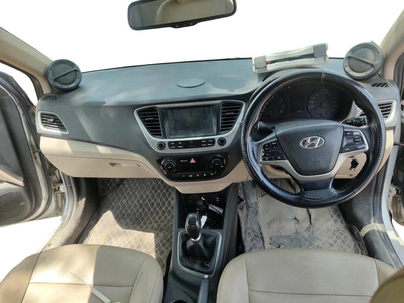 2017 Hyundai Verna 1.6 VTVT SX, Petrol, Manual, 61,871 km, interior
