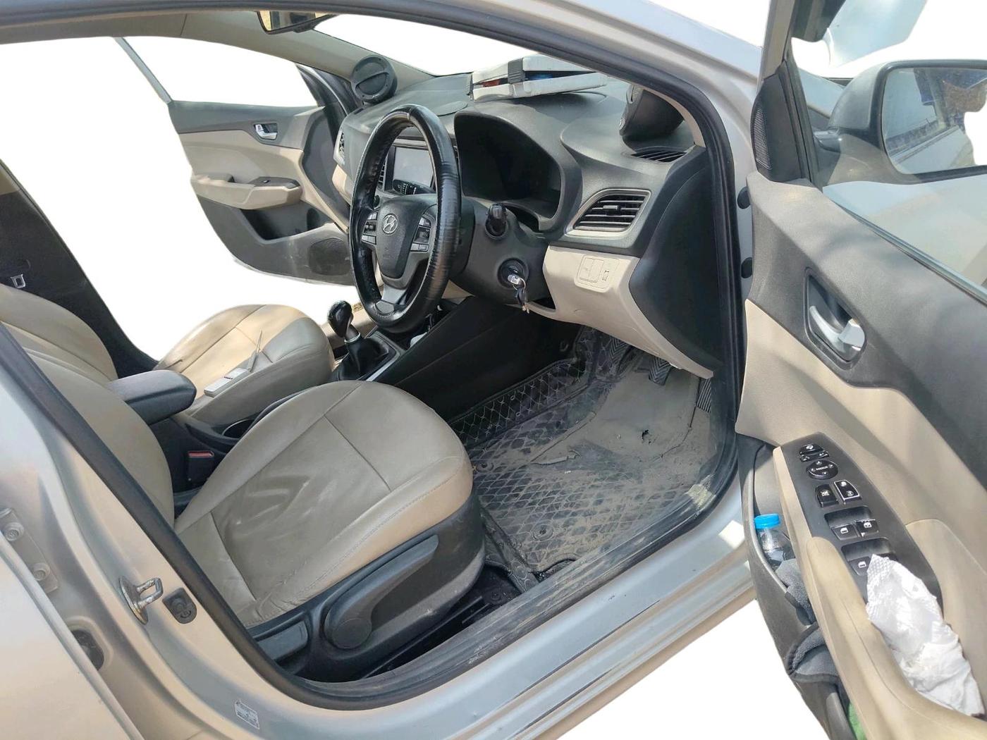 2017 Hyundai Verna 1.6 VTVT SX, Petrol, Manual, 61,871 km, interior