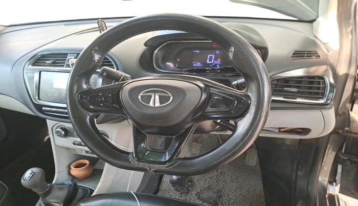 2022 Tata Tiago XT CNG, CNG, Manual, 1,04,232 km, interior
