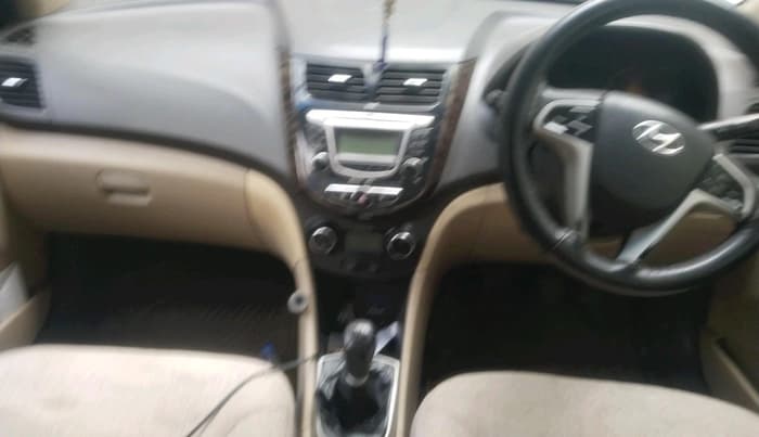 2011 Hyundai Verna FLUIDIC 1.6 VTVT, Petrol, Manual, 84,153 km, interior
