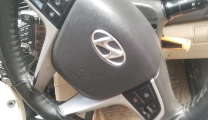 2011 Hyundai Verna FLUIDIC 1.6 VTVT, Petrol, Manual, 84,153 km, interior
