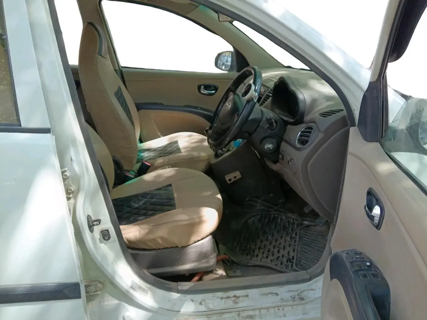 2011 Hyundai i10 MAGNA 1.2, CNG, Manual, 1,35,881 km, interior
