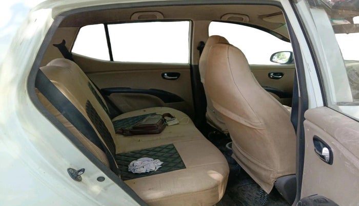 2011 Hyundai i10 MAGNA 1.2, CNG, Manual, 1,35,881 km, interior