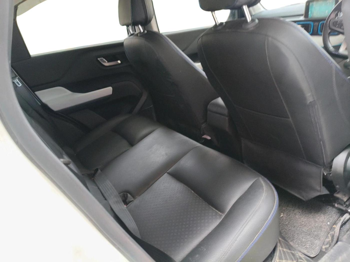 2022 Tata PUNCH CREATIVE AMT 1.2 RTN DUAL TONE, Petrol, Automatic, 54,594 km, interior