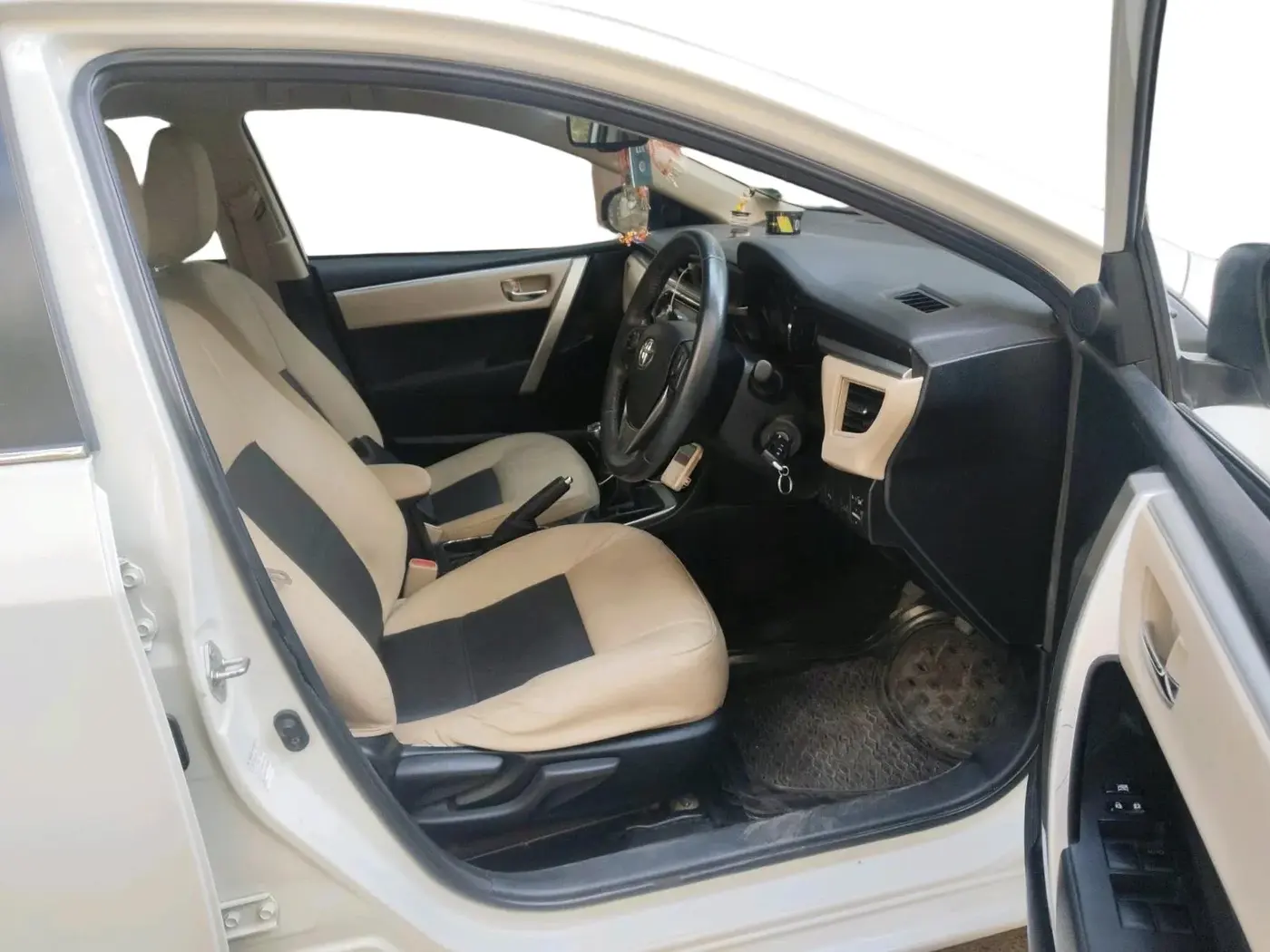 2015 Toyota Corolla Altis G PETROL, Petrol, Manual, 76,714 km, interior