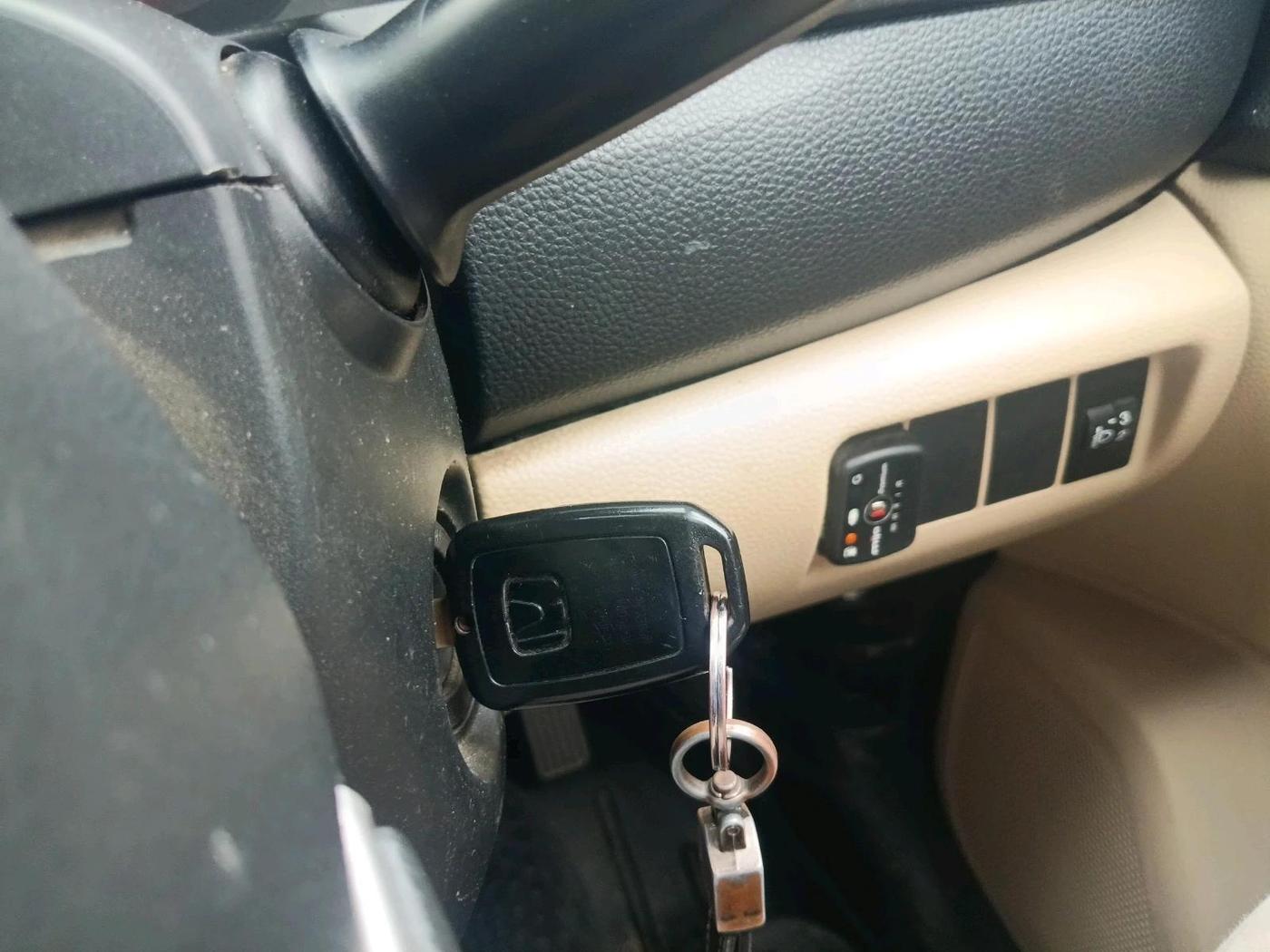 2023 Honda Amaze 1.2L I-VTEC S, CNG, Manual, 71,300 km, interior