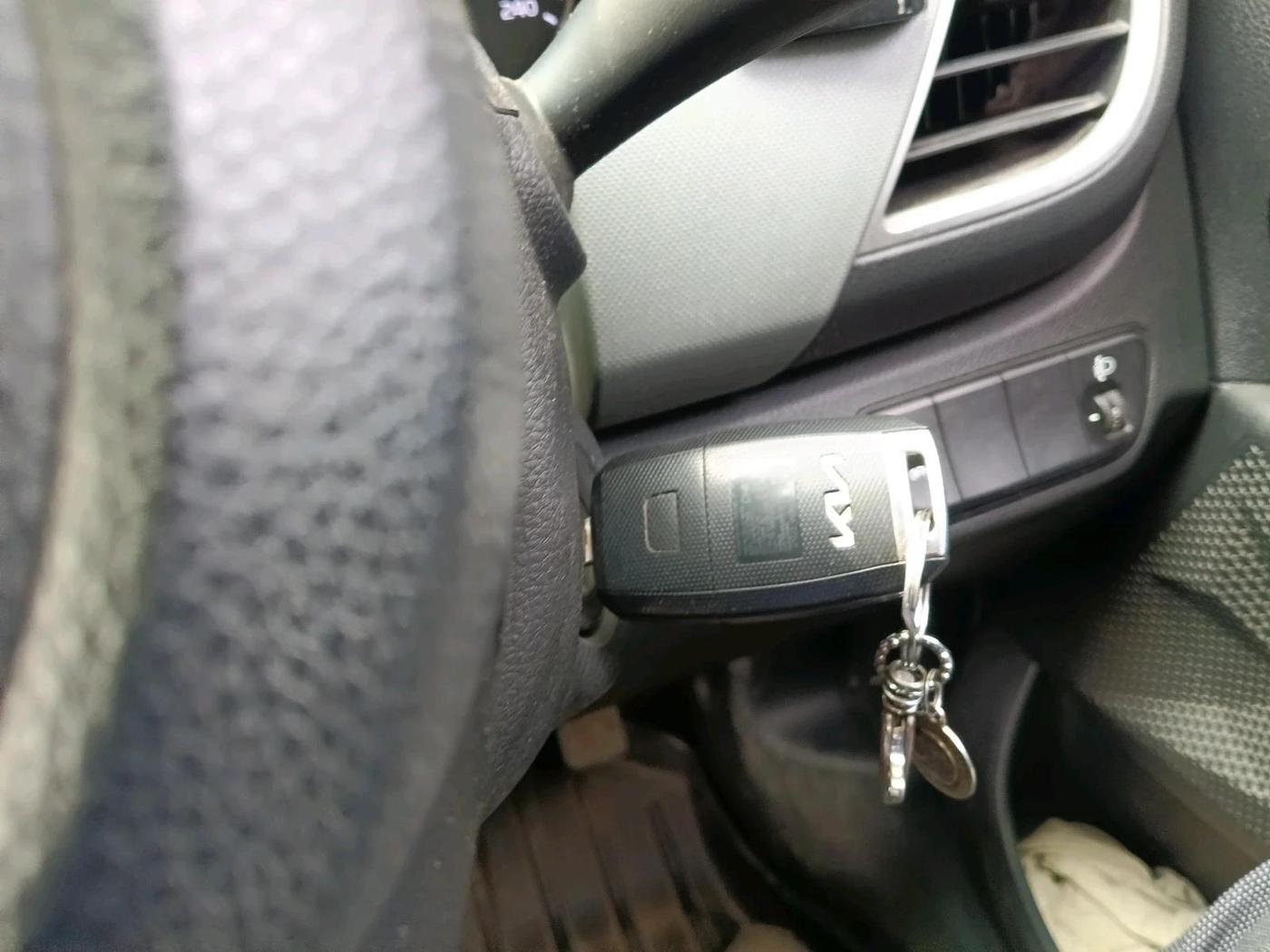 2022 KIA SELTOS HTE 1.5 PETROL, Petrol, Manual, 36,955 km, interior