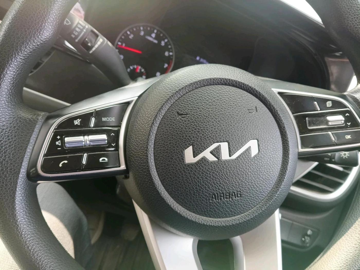 2022 KIA SELTOS HTE 1.5 PETROL, Petrol, Manual, 36,955 km, interior