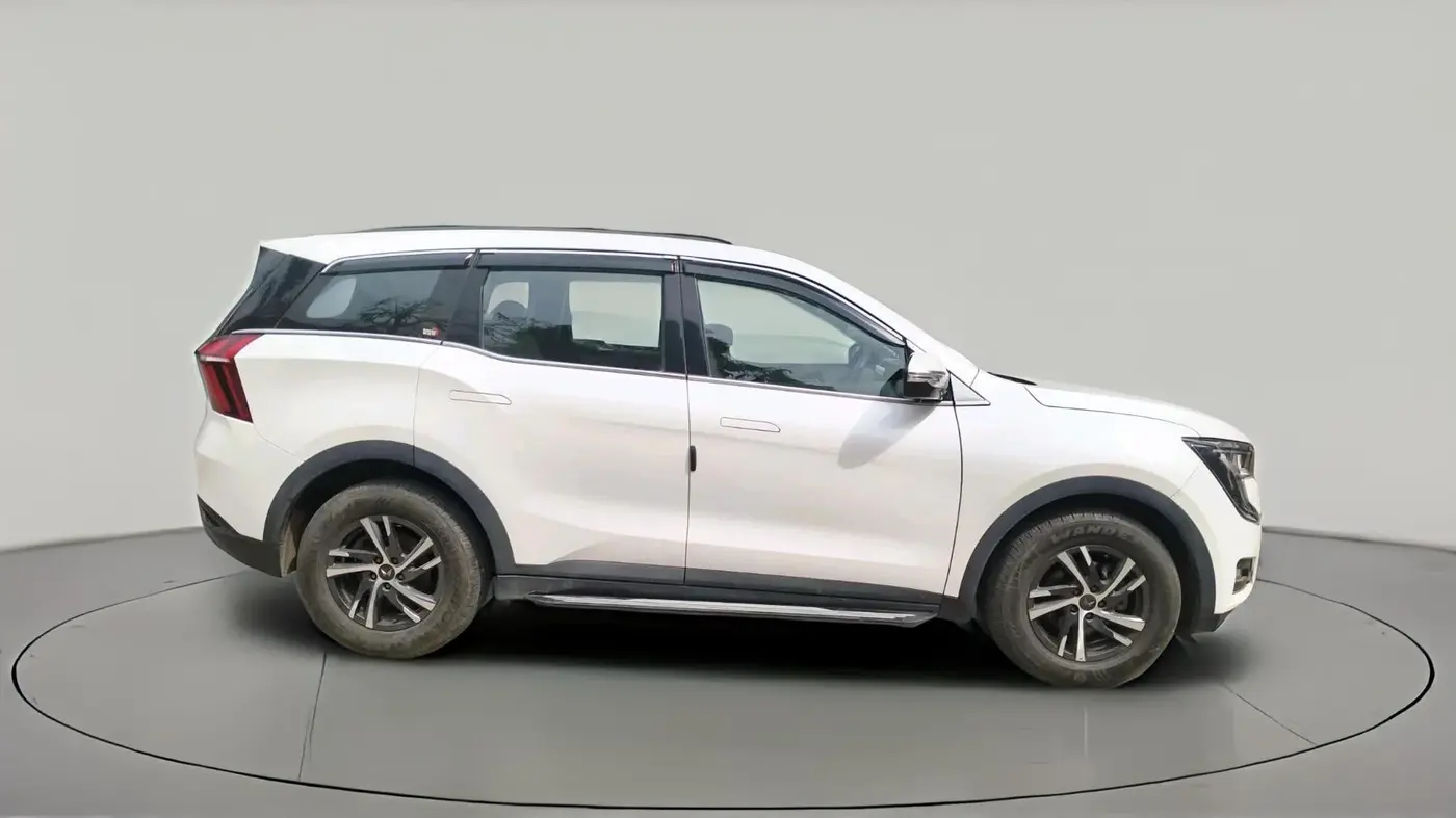 2023 Mahindra XUV700 MX D MT 5 STR, Diesel, Manual, 12,869 km, exterior