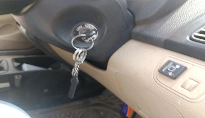 2011 Hyundai Eon MAGNA, CNG, Manual, 1,59,967 km, interior