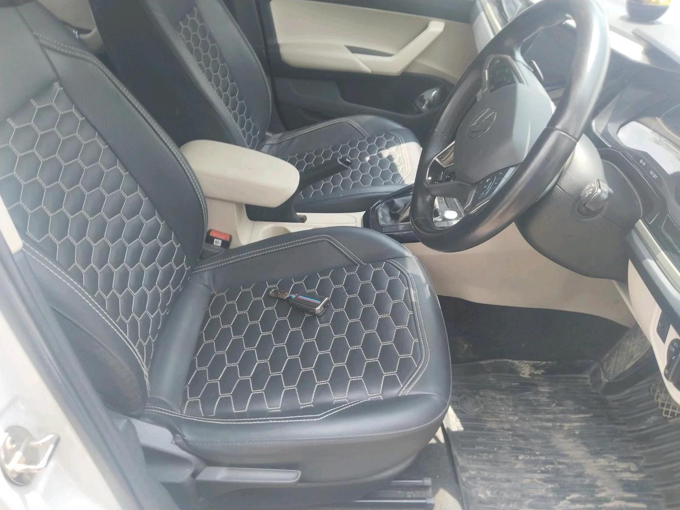 2024 Volkswagen VIRTUS HIGHLINE TSI 1.0 AT, Petrol, Automatic, 31,304 km, interior