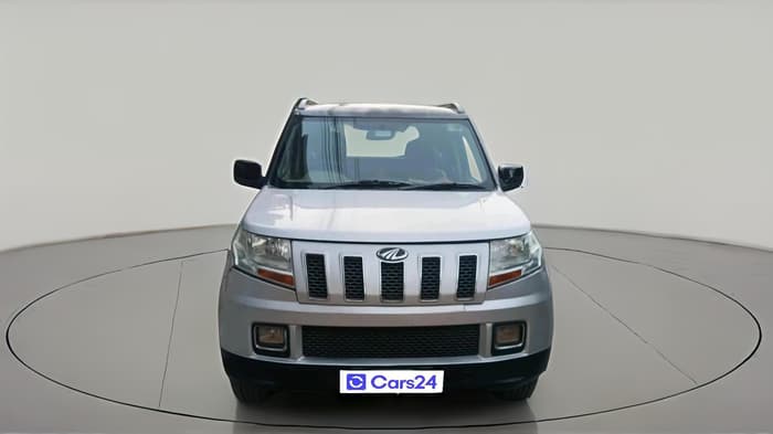 2018 Mahindra TUV300 T8 DUAL TONE, Diesel, Manual, 1,59,302 km, exterior
