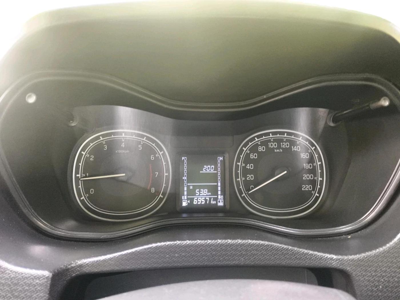 2020 Maruti Vitara Brezza LXI, CNG, Manual, 69,571 km, interior