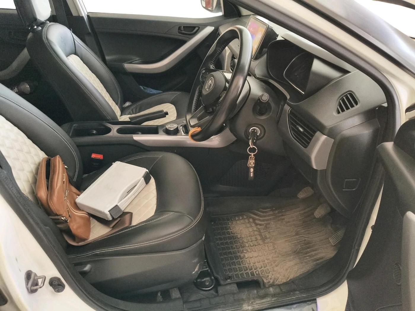 2023 Tata NEXON XM SUNROOF PETROL, Petrol, Manual, 64,589 km, interior