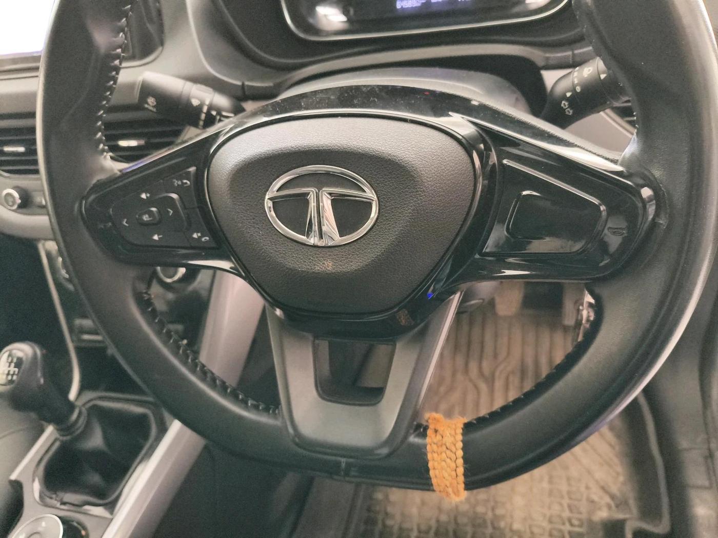 2023 Tata NEXON XM SUNROOF PETROL, Petrol, Manual, 64,589 km, interior