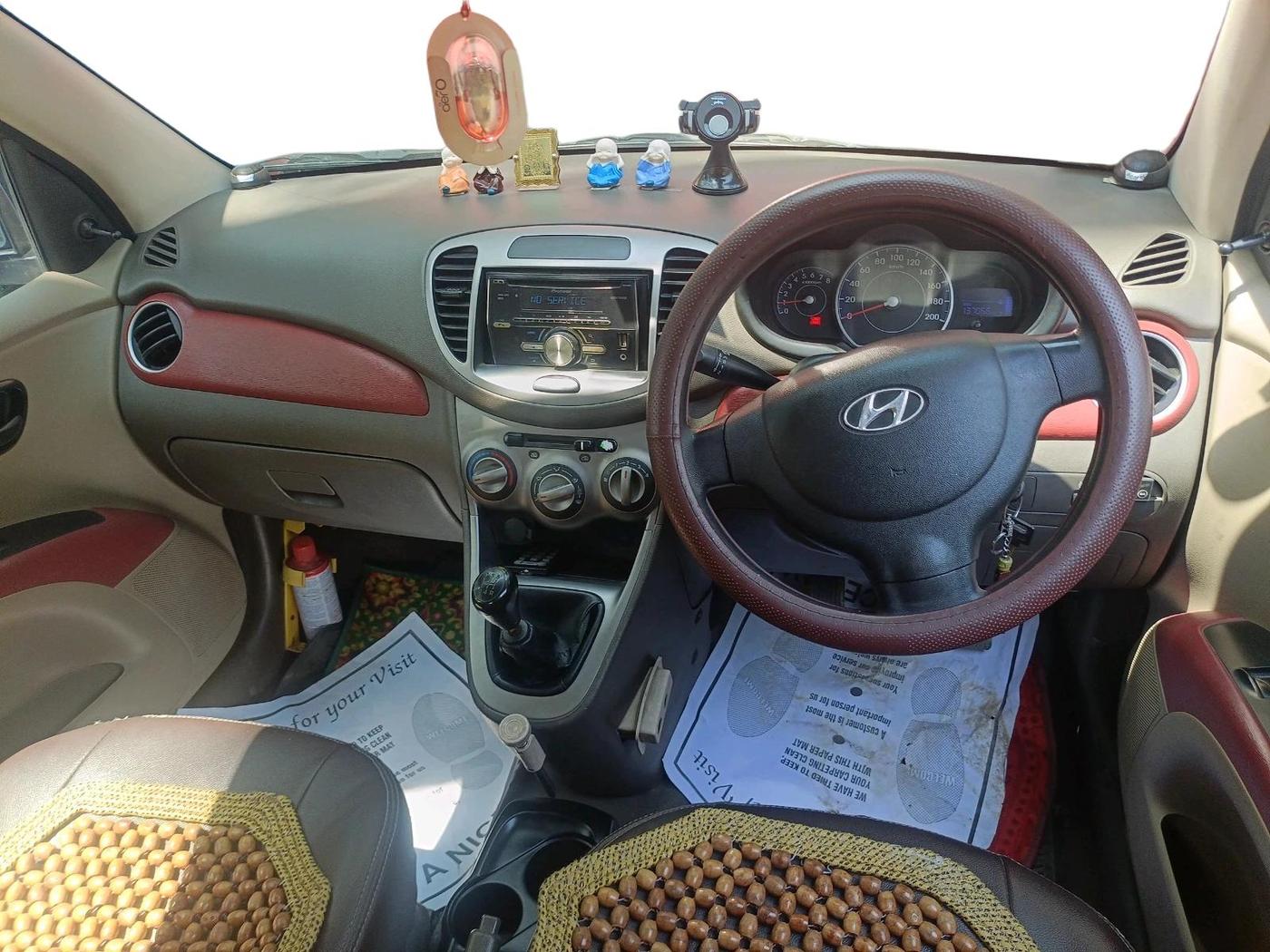 2013 Hyundai i10 ERA 1.1, CNG, Manual, 1,37,066 km, interior