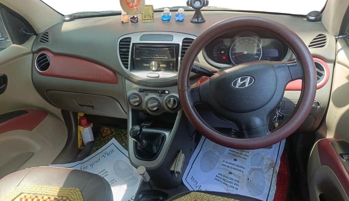 2013 Hyundai i10 ERA 1.1, CNG, Manual, 1,37,066 km, interior
