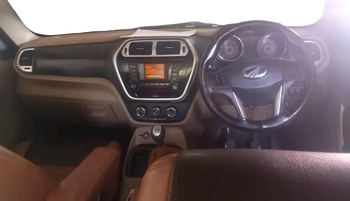2016 Mahindra TUV300 T8, Diesel, Manual, 84,640 km, interior
