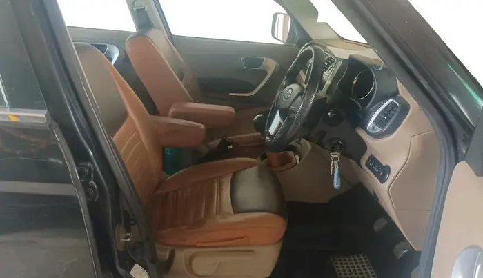 2016 Mahindra TUV300 T8, Diesel, Manual, 84,640 km, interior