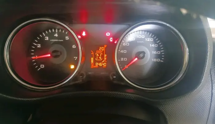 2016 Mahindra TUV300 T8, Diesel, Manual, 84,640 km, interior