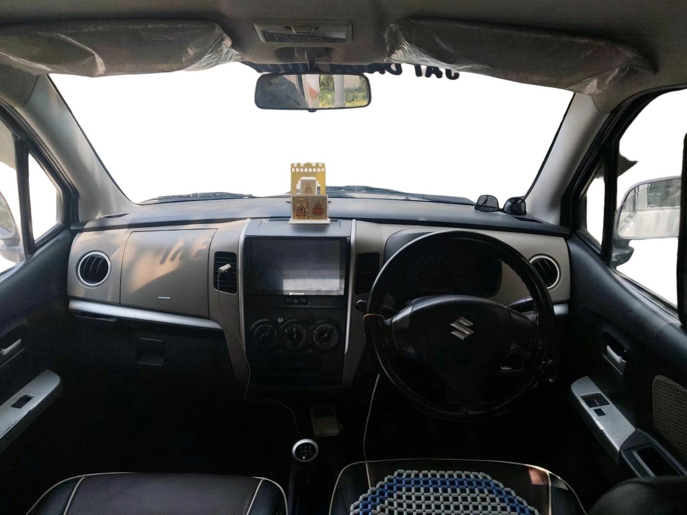 2015 Maruti Wagon R 1.0 LXI CNG, CNG, Manual, 1,24,266 km, interior